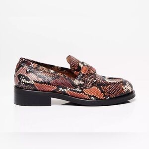 Elegant Snakeskin Pattern Loafers